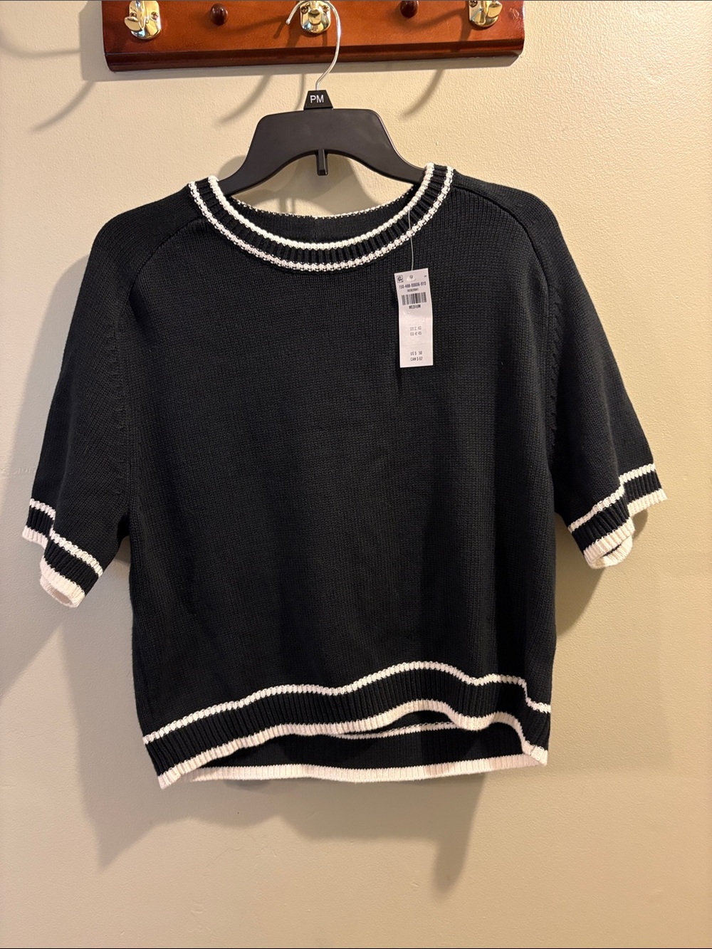 Abercrombie & Fitch Black Crewneck Sweater with White Trim
